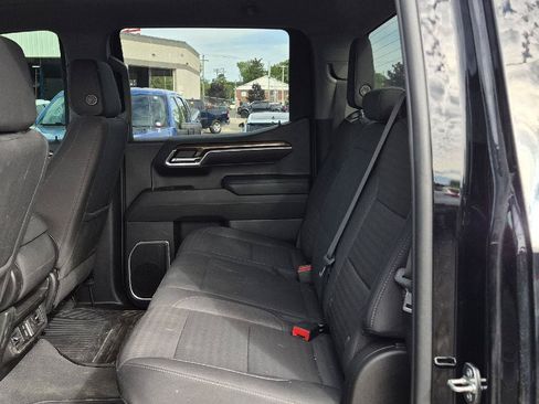 Used 2023 Chevrolet Silverado 1500 LT AWD/4WD image 8