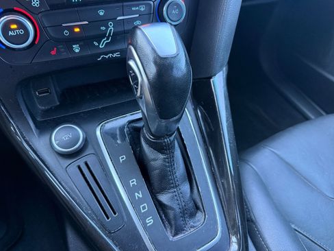 Used 2015 Ford Focus Titanium image 17
