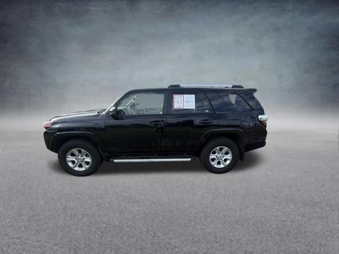 Used 2022 Toyota 4Runner SR5 AWD/4WD image 2