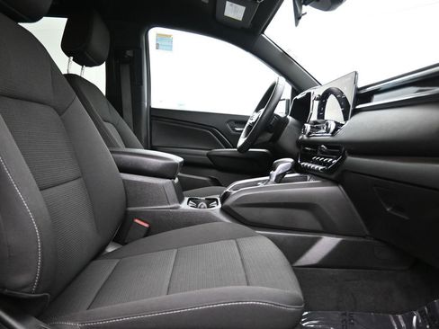 Used 2023 GMC Canyon Elevation image 16