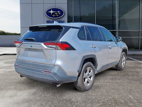 Used 2022 Toyota RAV4 XLE w/ Convenience Package image 6