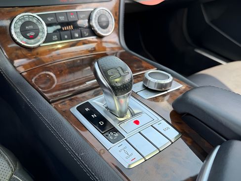 Used 2014 Mercedes-Benz SL 550 image 48