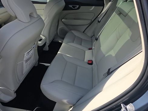 Used 2025 Volvo XC60 B5 Plus w/ Protection Package Premier image 10