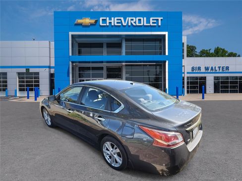 Used 2013 Nissan Altima 2.5 SV w/ 2.5SV Convenience Pkg image 4