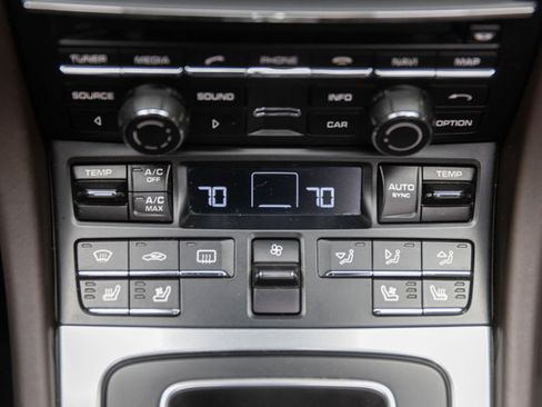 Used 2014 Porsche 911 Carrera 4S image 98