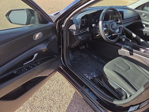 Used 2023 Hyundai Elantra SEL w/ Convenience Package image 22