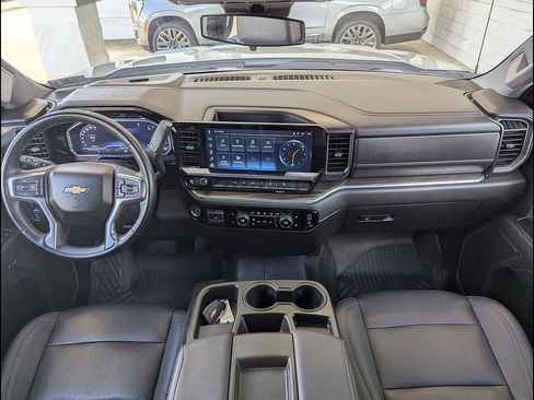 Used 2024 Chevrolet Silverado 1500 LT AWD/4WD image 18