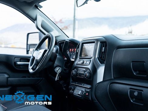 Used 2020 Chevrolet Silverado 2500 W/T image 39