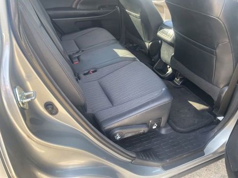 Used 2015 Toyota Highlander LE image 22