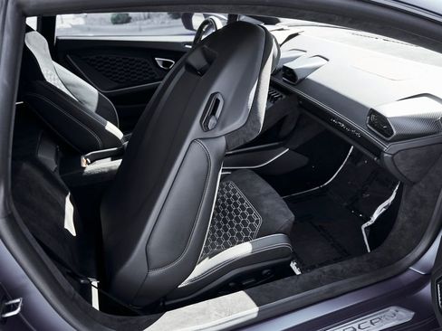 Used 2023 Lamborghini Huracan Tecnica image 48