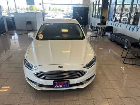 Used 2018 Ford Fusion SE w/ Equipment Group 602A FWD image 14