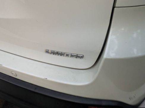 Used 2015 Toyota Highlander Limited image 8