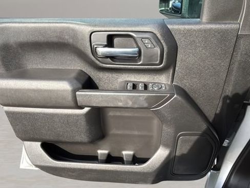Used 2021 Chevrolet Silverado 2500 Custom w/ Custom Value Package image 15