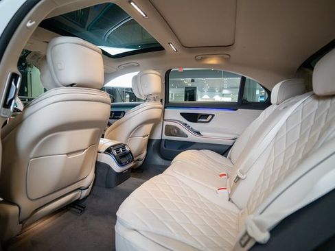 Certified 2025 Mercedes-Benz S 580 4MATIC Sedan image 33