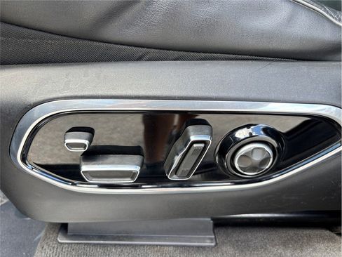 Used 2021 Jeep Grand Cherokee L Overland w/ Luxury Tech Group IV image 21