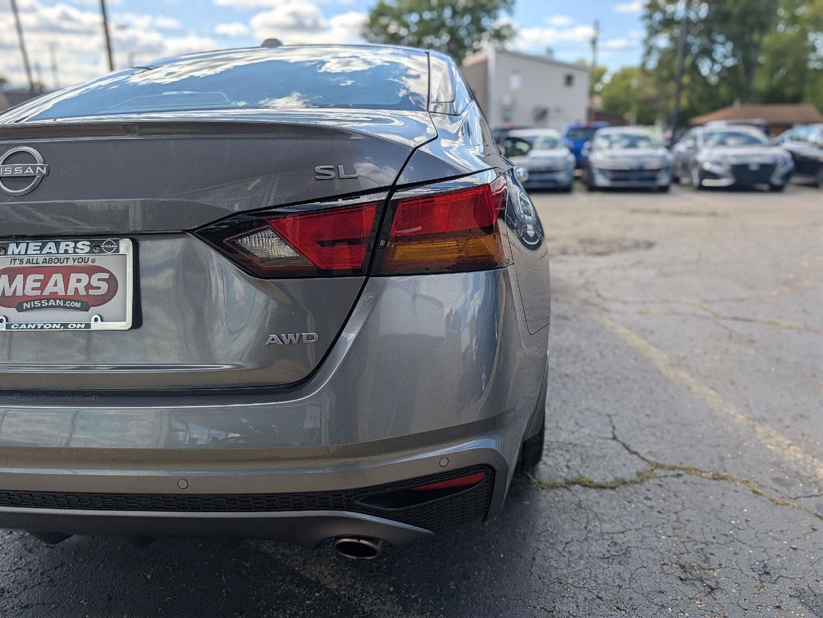 Used 2024 Nissan Altima 2.5 SL AWD/4WD image 12