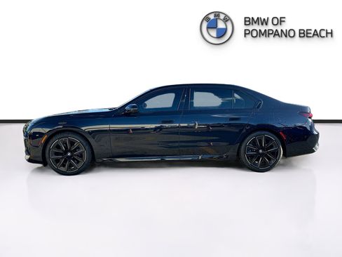 Used 2024 BMW 760i xDrive image 4