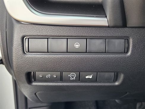 New 2026 Nissan Rogue SV image 25