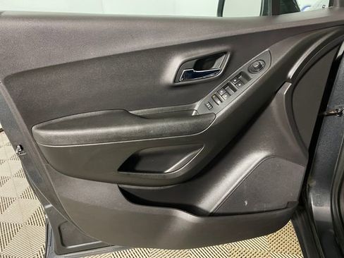 Certified 2019 Chevrolet Trax LS image 11