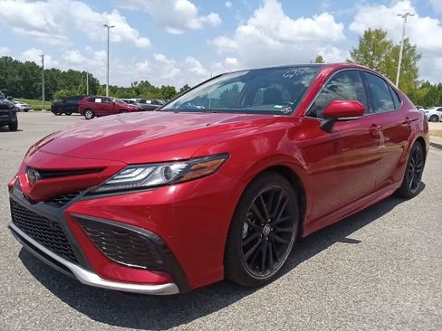 Used 2024 Toyota Camry XSE w/ Navigation Package FWD image 7