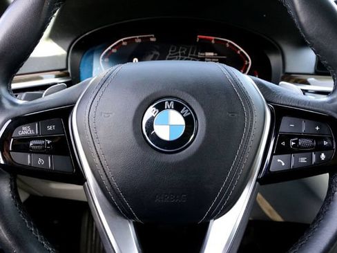 Used 2020 BMW 530i w/ Convenience Package RWD image 13