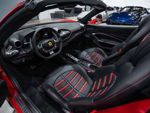 Used 2021 Ferrari F8 Tributo image 23