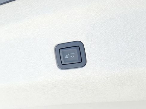 Certified 2023 Cadillac Escalade ESV Sport Platinum w/ LPO, ONYX Package AWD/4WD image 13