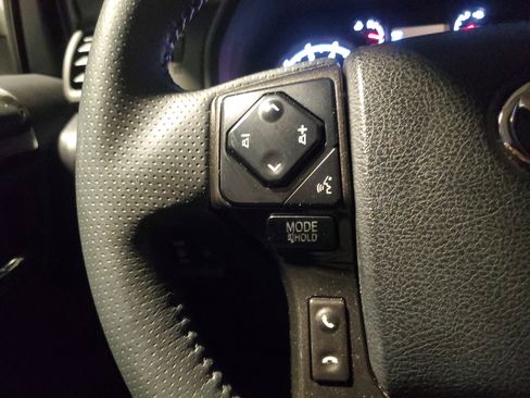 Used 2022 Toyota 4Runner TRD Off-Road Premium image 20