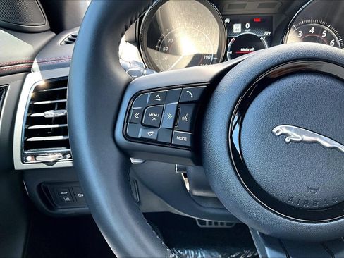 Certified 2020 Jaguar F-TYPE R AWD/4WD image 17