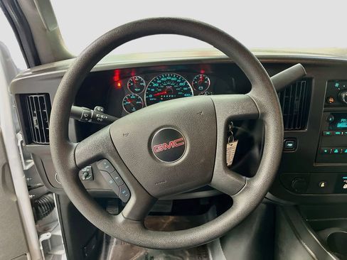 Used 2025 GMC Savana 3500 Extended w/ Driver Convenience Package RWD image 11