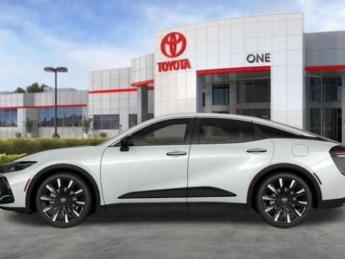 New 2026 Toyota Crown Platinum AWD/4WD image 7