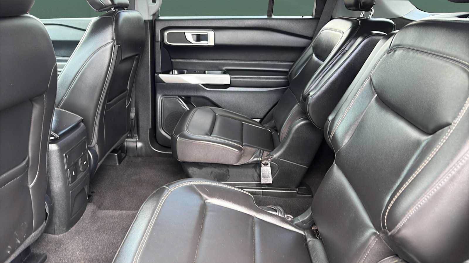 Used 2023 Ford Explorer XLT w/ Equipment Group 202A AWD/4WD image 25