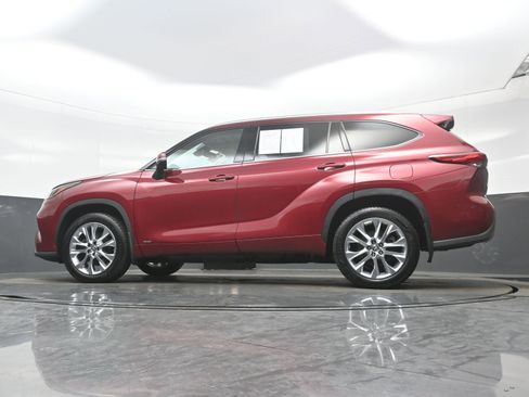 Used 2023 Toyota Highlander Limited image 31