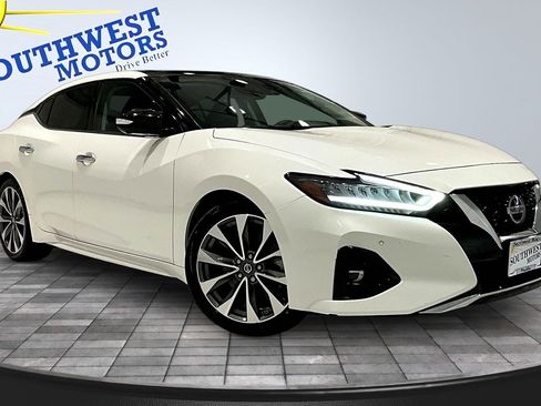 Used 2019 Nissan Maxima Platinum w/ Sport Mat Group FWD image 3