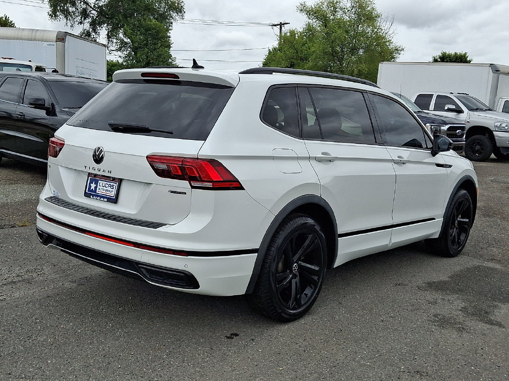 Used 2023 Volkswagen Tiguan SE R-Line AWD/4WD image 12