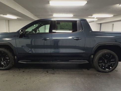 New 2026 GMC Sierra EV Elevation w/ LPO, Elevation Dark Package image 39