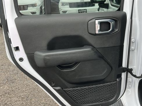 Certified 2021 Jeep Wrangler Unlimited Sahara image 26