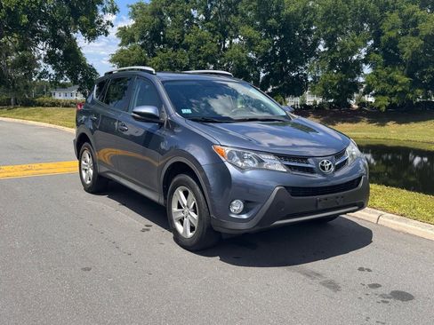 Used 2013 Toyota RAV4 XLE AWD/4WD image 27