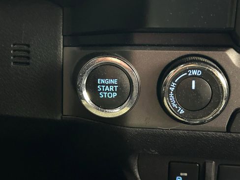 Used 2021 Toyota Tacoma TRD Off-Road w/ Technology Package AWD/4WD image 16