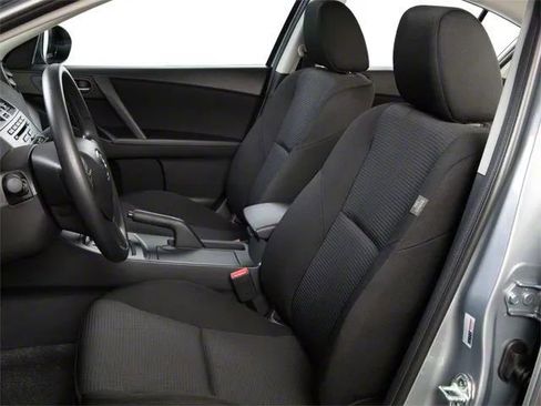 Used 2013 MAZDA MAZDA3 i SV w/ Convenience Pkg image 11