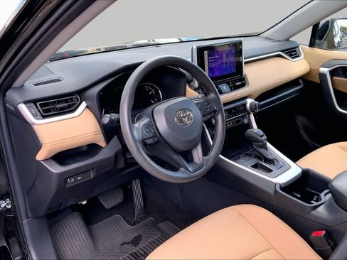 Certified 2025 Toyota RAV4 XLE FWD image 17