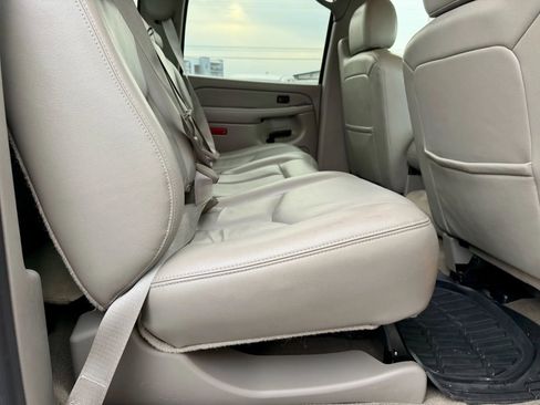 Used 2007 Chevrolet Silverado 2500 LT w/ Heavy-Duty Power Package image 16