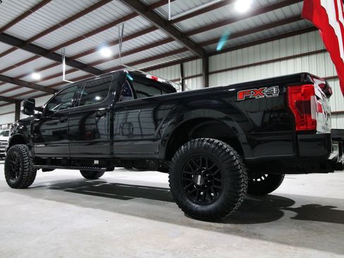 Used 2019 Ford F350 Lariat w/ Lariat Ultimate Package AWD/4WD image 8
