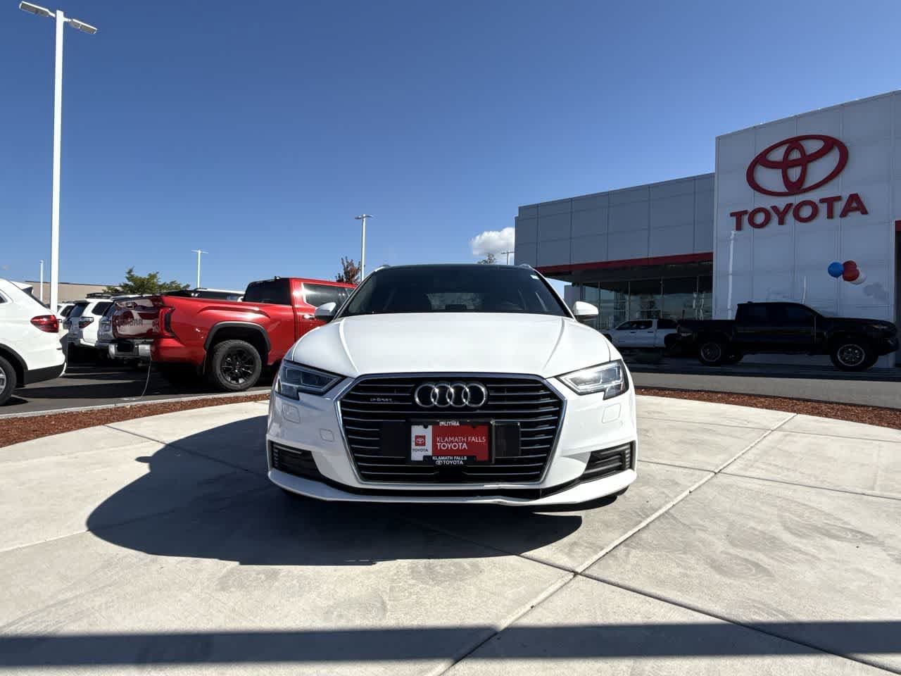 Used 2018 Audi A3 e-tron Premium Plus w/ Premium Plus Package FWD image 3