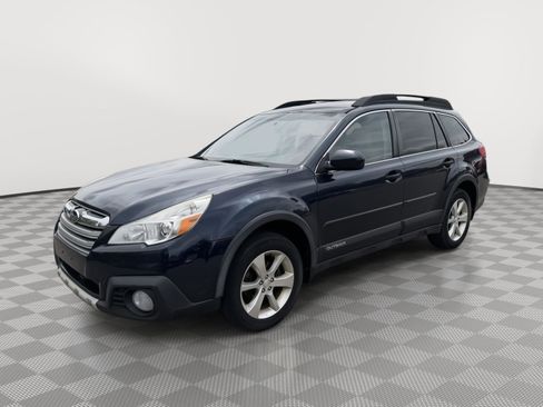 Used 2014 Subaru Outback 2.5i Limited w/ Moonroof Package AWD/4WD image 5