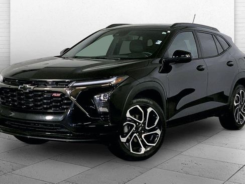 Used 2026 Chevrolet Trax RS w/ Sunroof Package FWD image 12