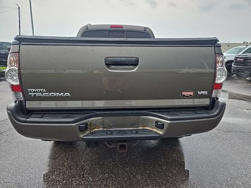 Used 2013 Toyota Tacoma 4x4 Access Cab V6 w/ TRD Sport Pkg image 4