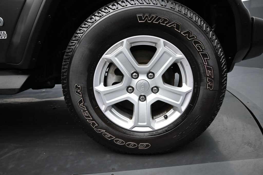 Used 2018 Jeep Wrangler Unlimited Sport AWD/4WD image 10