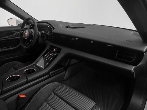 New 2025 Porsche Taycan image 25