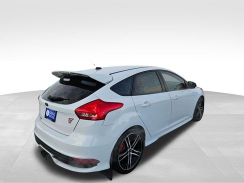 Used 2018 Ford Focus ST image 6
